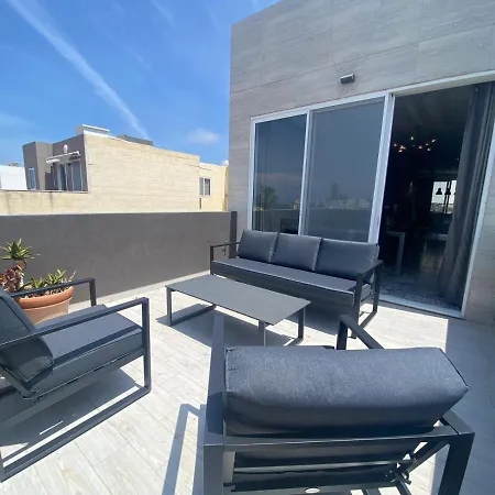 公寓 Distant Seaview Penthouse 斯利马