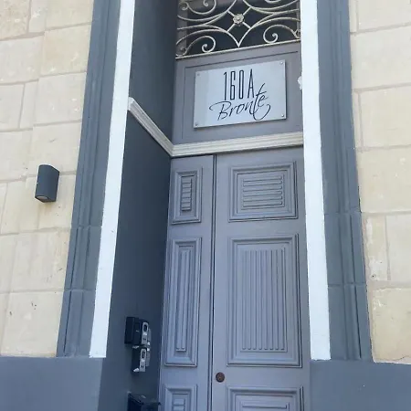 Distant Seaview Penthouse *