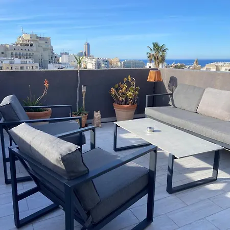 Distant Seaview Penthouse *