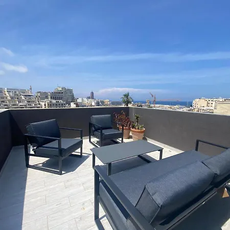 Distant Seaview Penthouse Apartman Sliema
