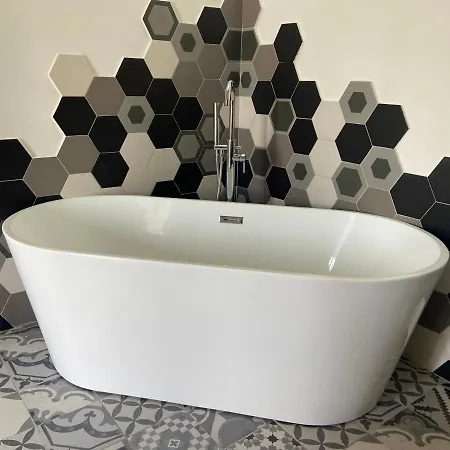 Distant Seaview Penthouse Apartamento *