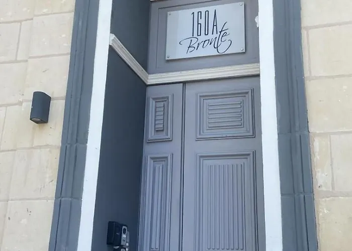 Distant Seaview Penthouse *